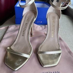 Stuart Weitzman NUDISTCURVE 100 STRAP SANDAL